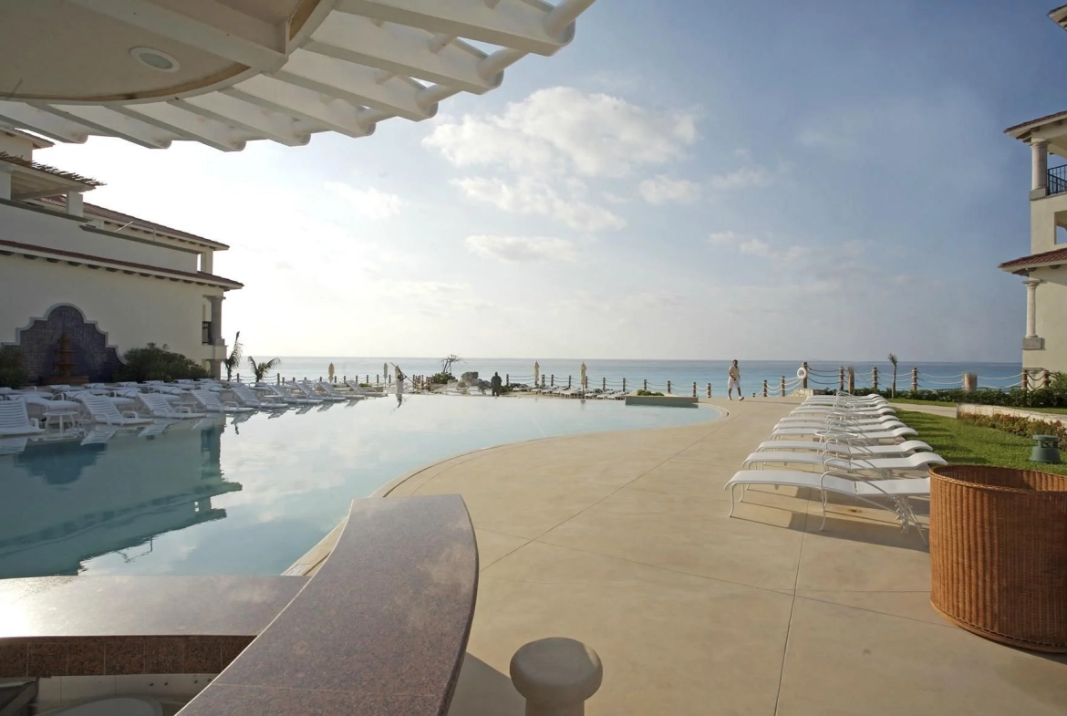 Grand Park Royal Cancun Pool
