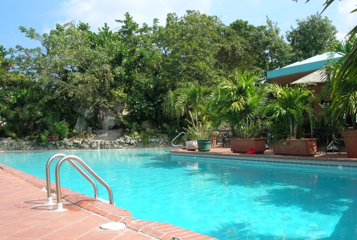 Flamboyan on the Bay Pool