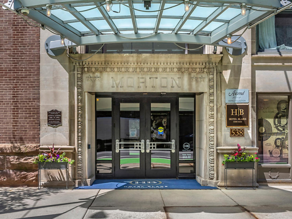 Hotel Blake Chicago a Bluegreen Resort Exterior