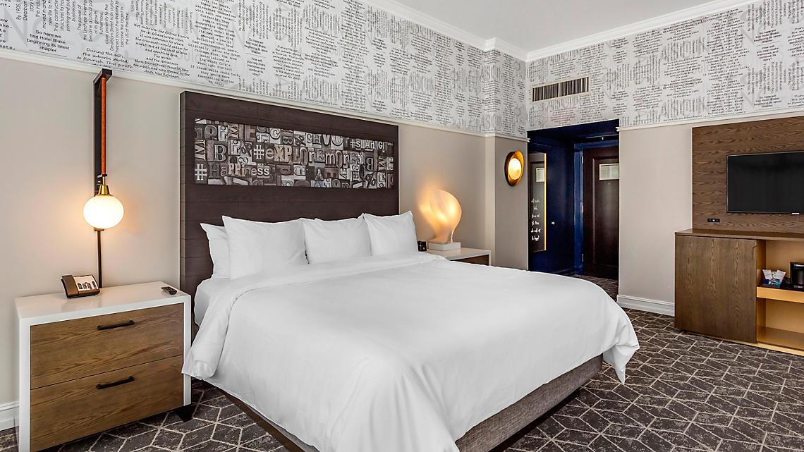 Hotel Blake Chicago a Bluegreen Resort Standard King Bedroom