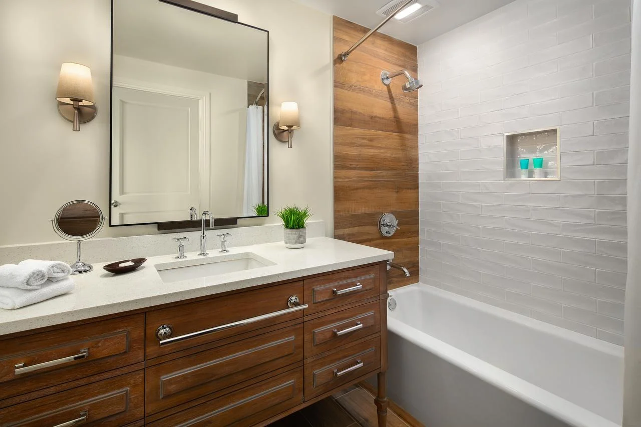 Full Bathroom With Shower/Tub Combination Bathroom