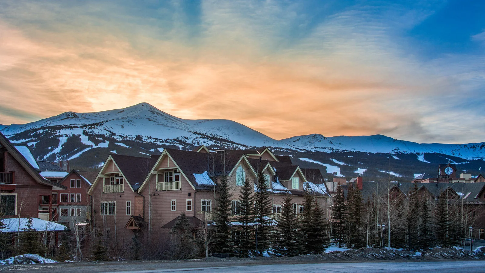 Hyatt Main Street Station Exterior Hyatt Main Street Station Exterior