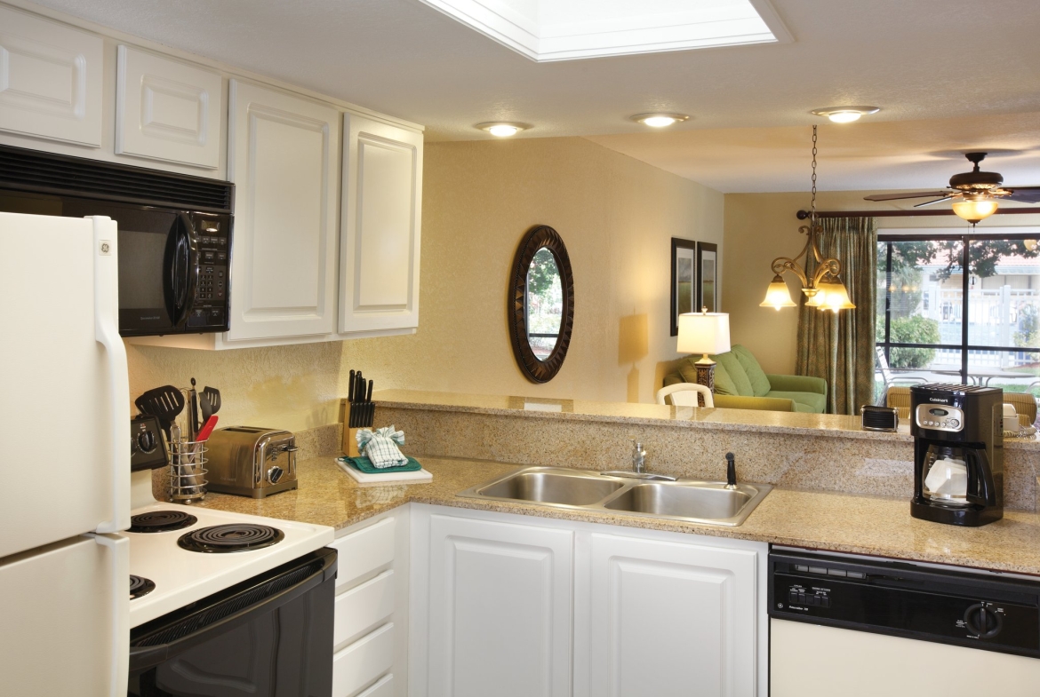 Wyndham Orlando Resort International Drive kitchen