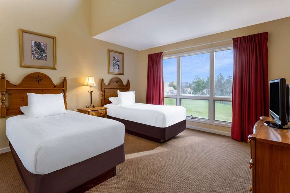 Wyndham Tamarack Double Bed