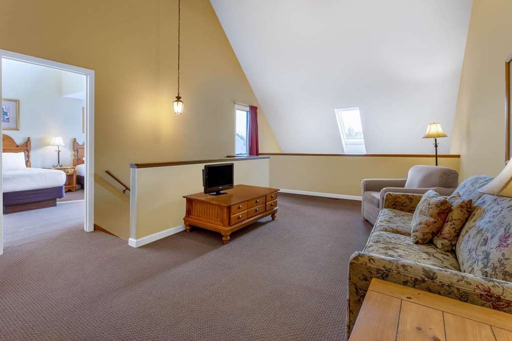 Wyndham Tamarack Upstairs