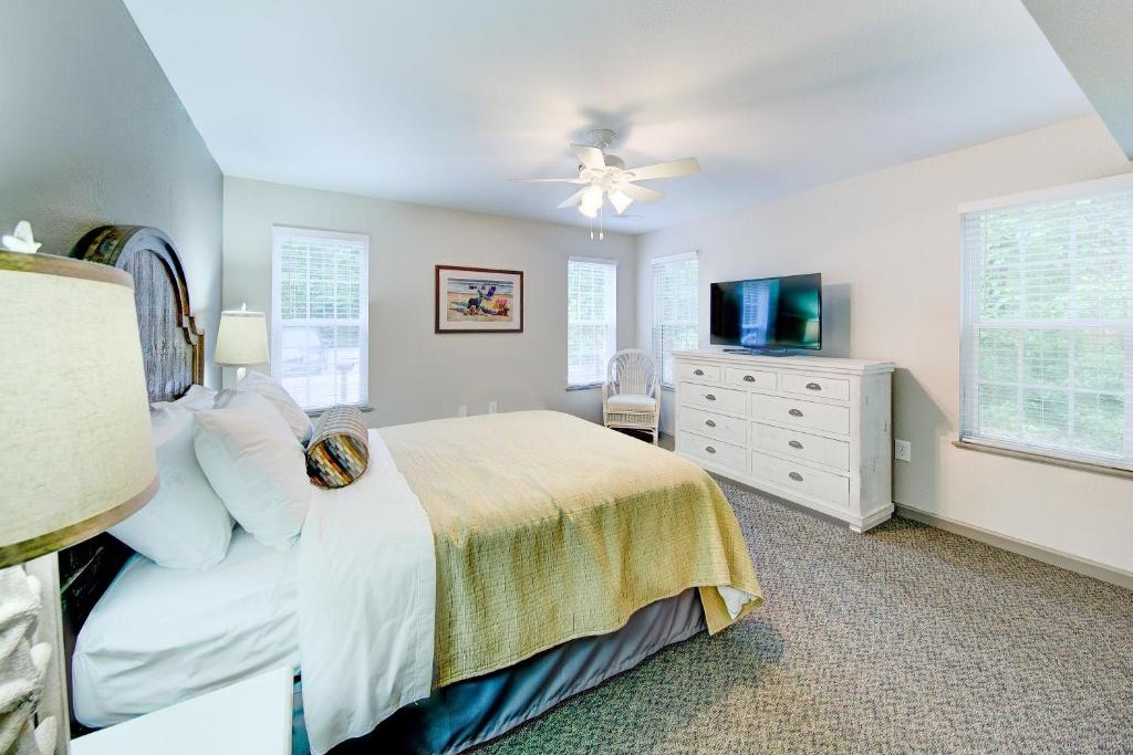 Resort Bedroom with One Bed