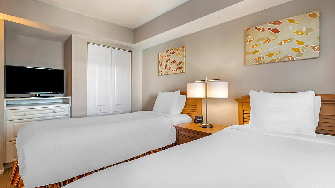 shore crest vacation villas II, a bluegreen resort guest room