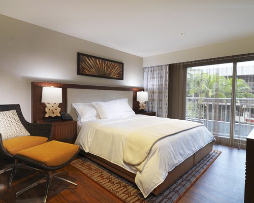 Hokulani Waikiki Hilton Grand Vacations Master Bedroom