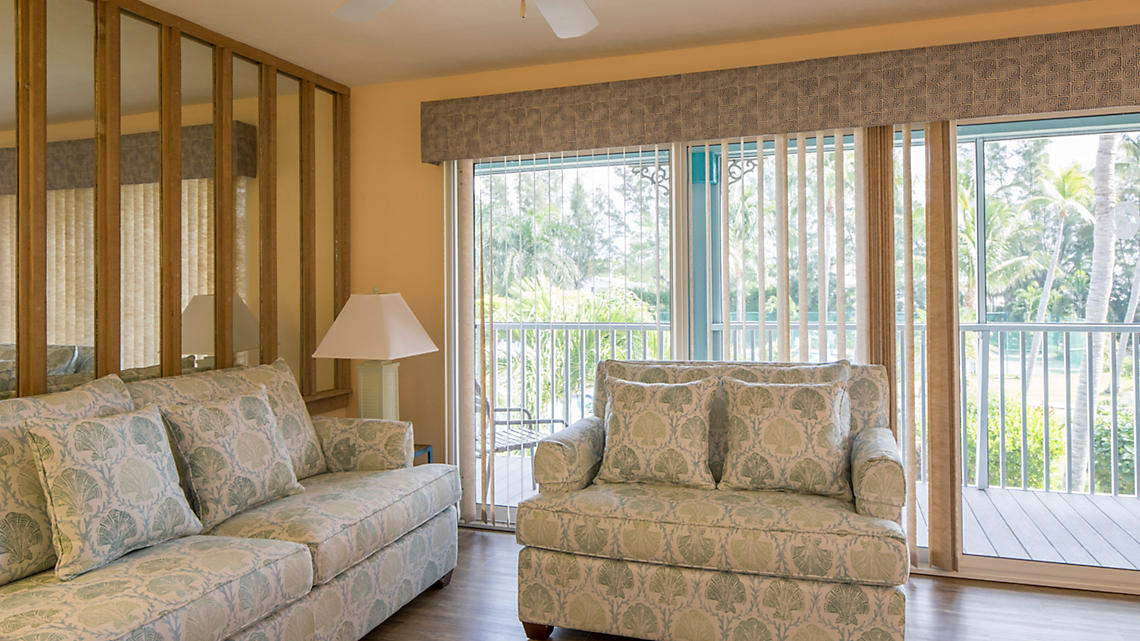 surfrider beach club living room