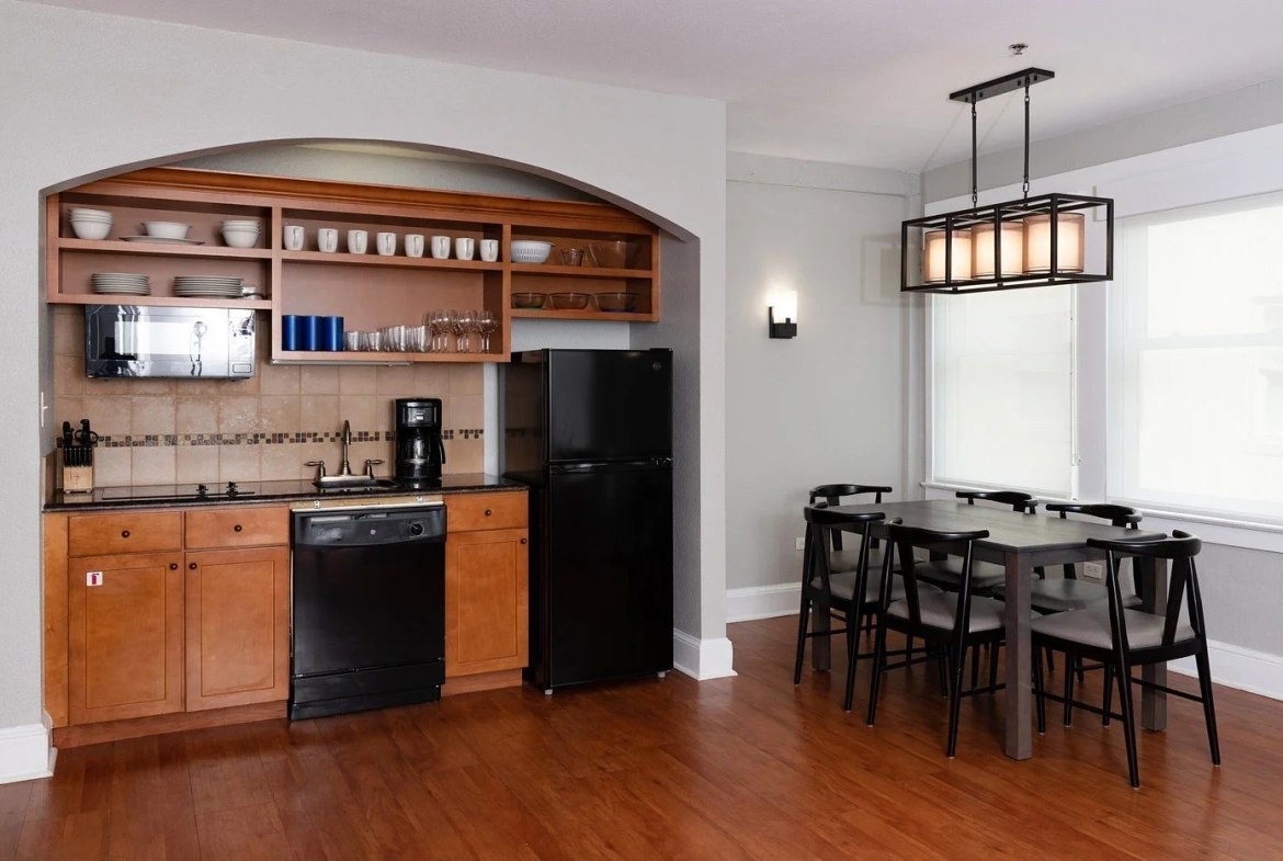 Club Wyndham Riverside Suites Kitchen and Dining Area