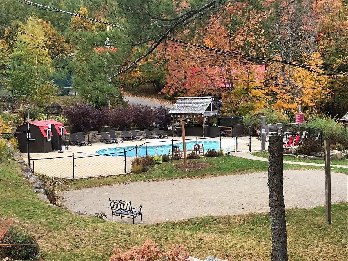Club Geopremiere At Auberge Du Lac Morency pool Club Geopremiere At Auberge Du Lac Morency pool