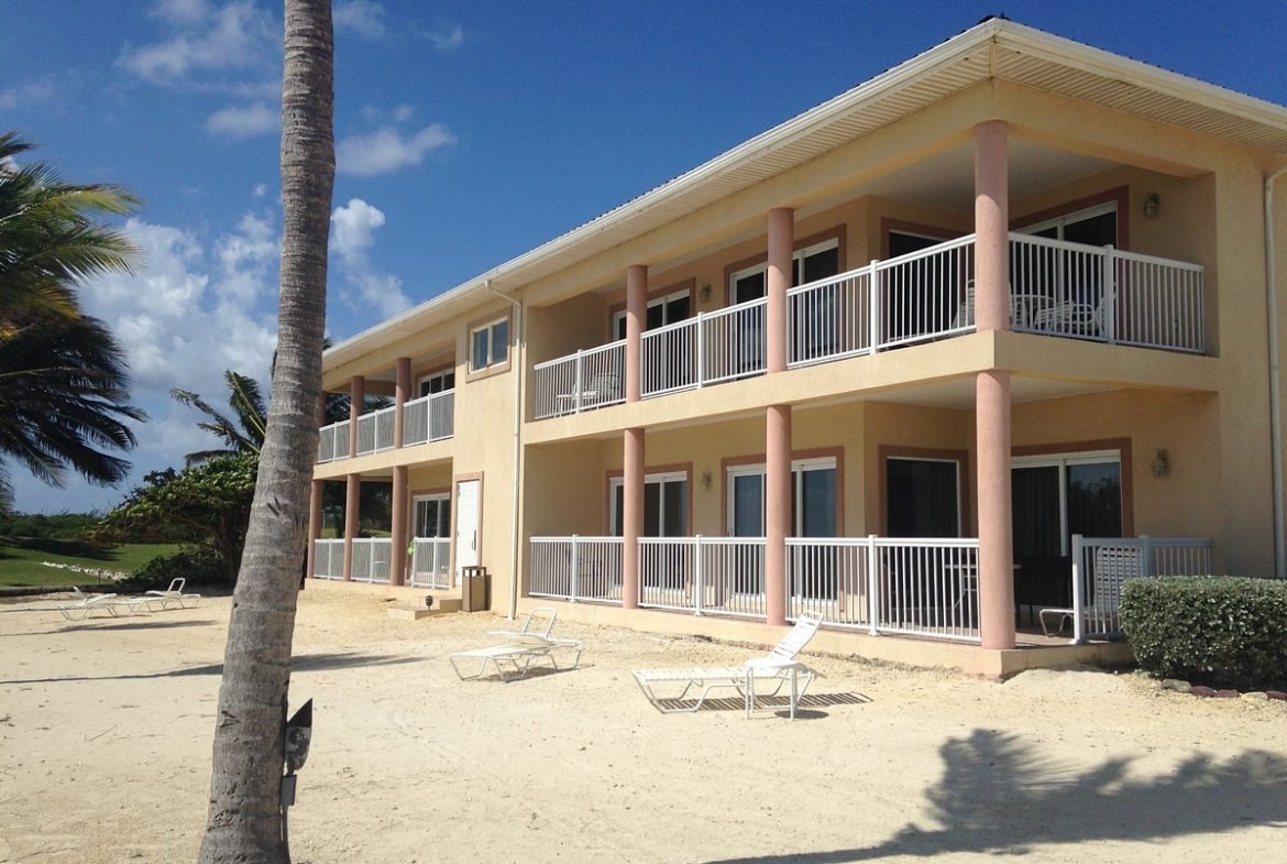 Loungers: Grand Caymanian Resort
