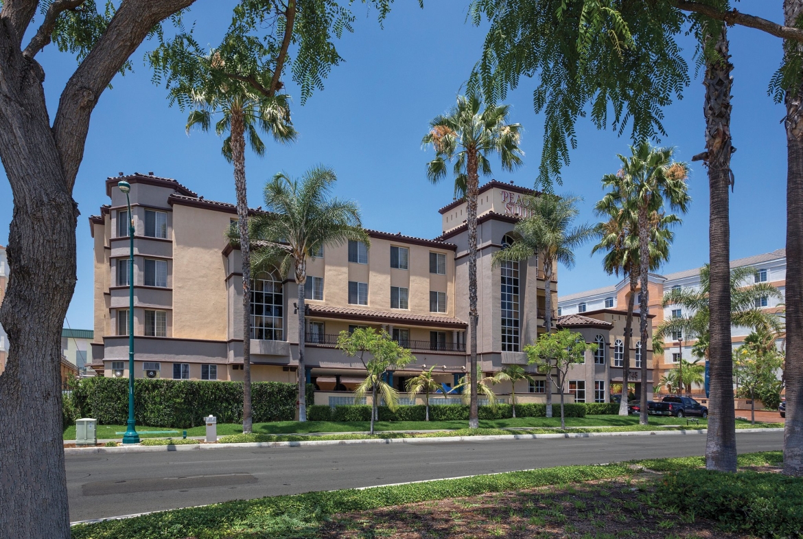 Peacock Suites Outside