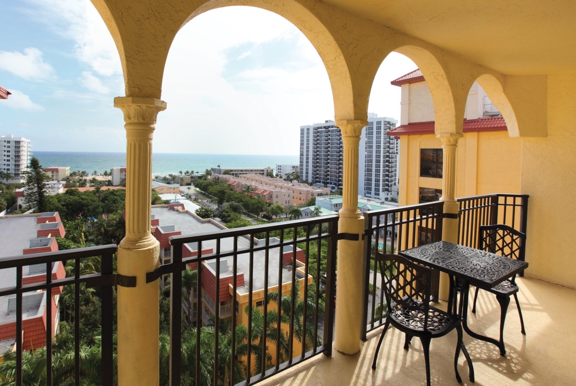 Wyndham Sea Gardens Beach Balcony