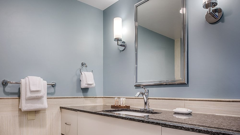 Wyndham Inn On Long Wharf Bathroom