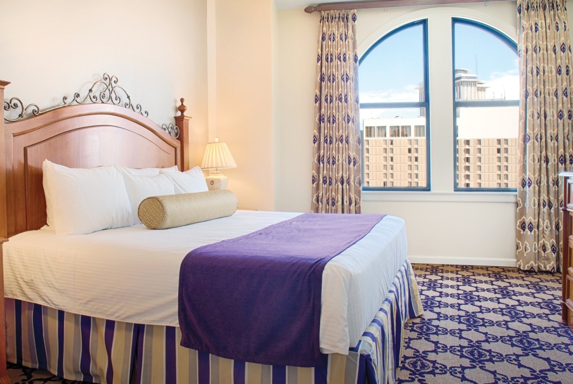 Wyndham La Belle Maison bedroom