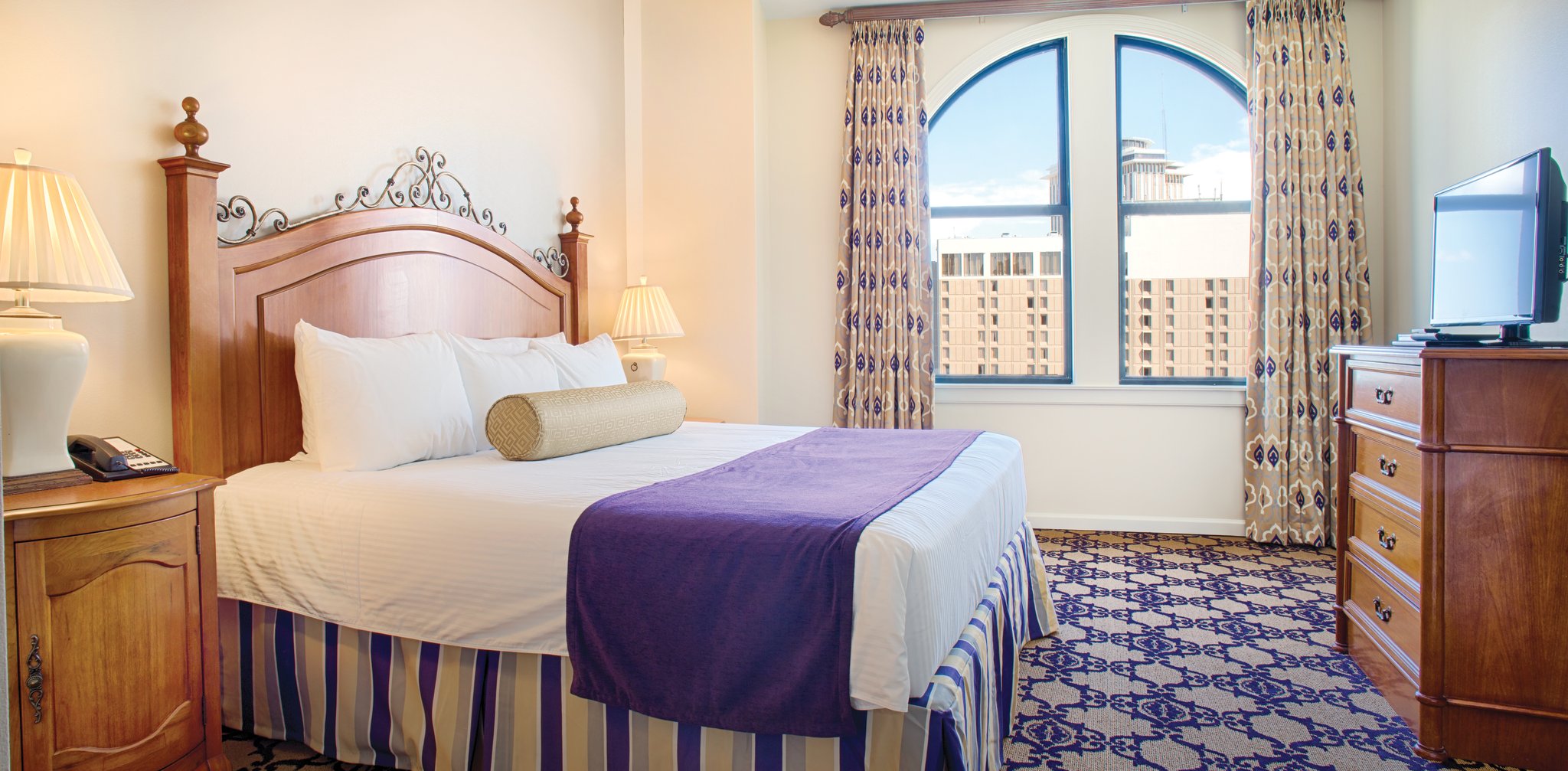 Wyndham La Belle Maison bedroom