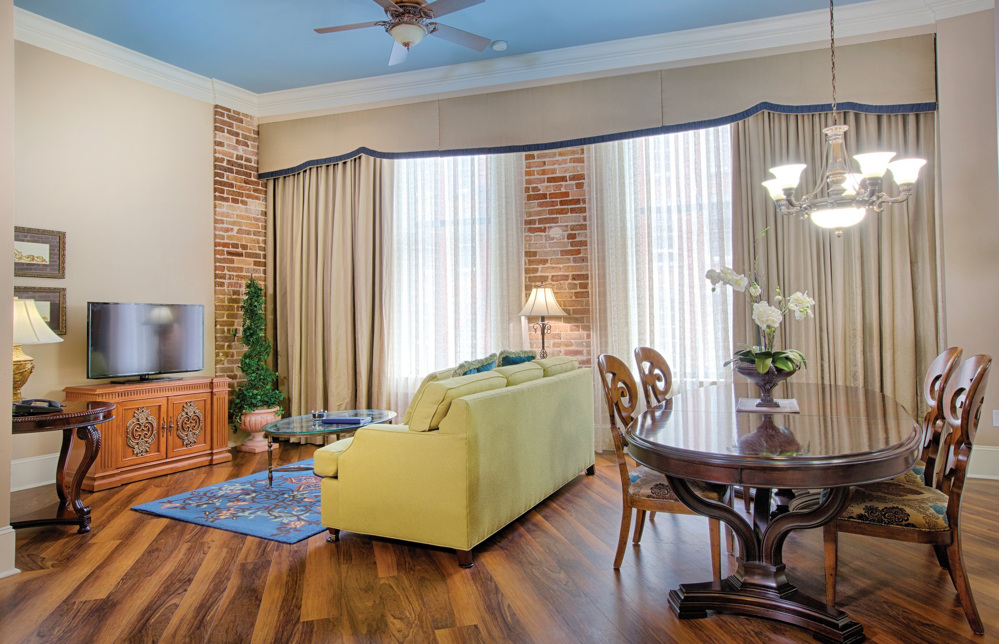 Wyndham La Belle Maison living area