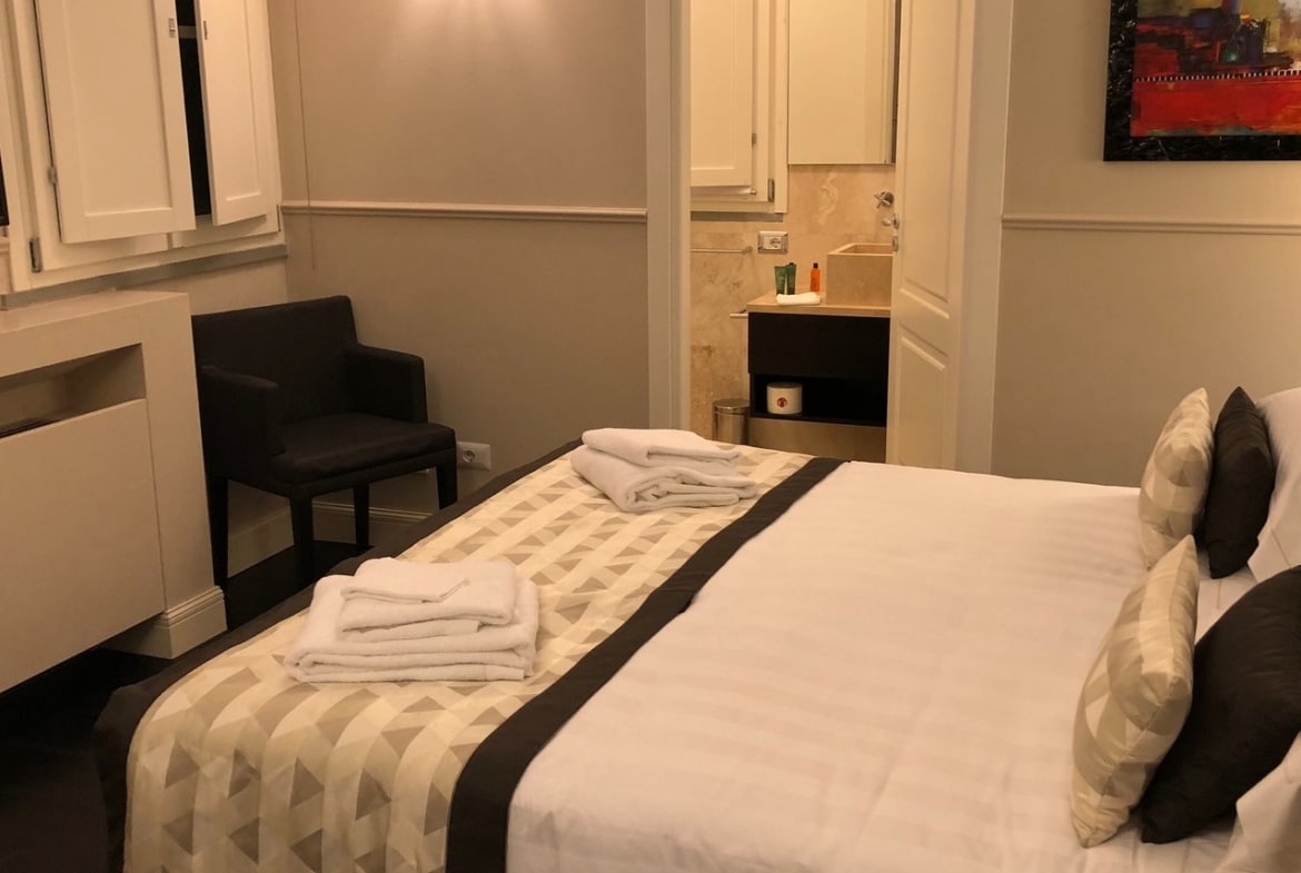 Bedroom with Bathroom