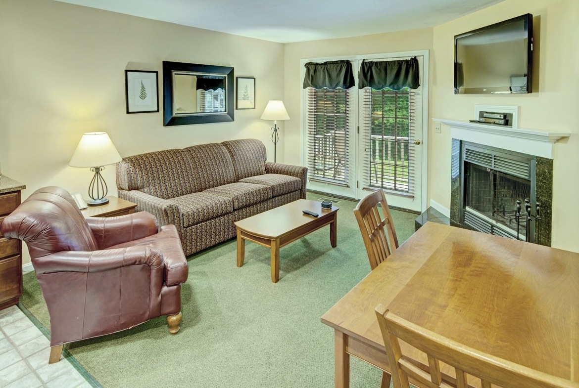 Crotched Mountain Resort living room