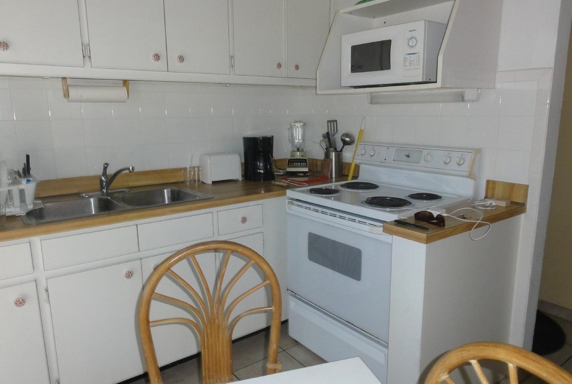 Full Kitchen