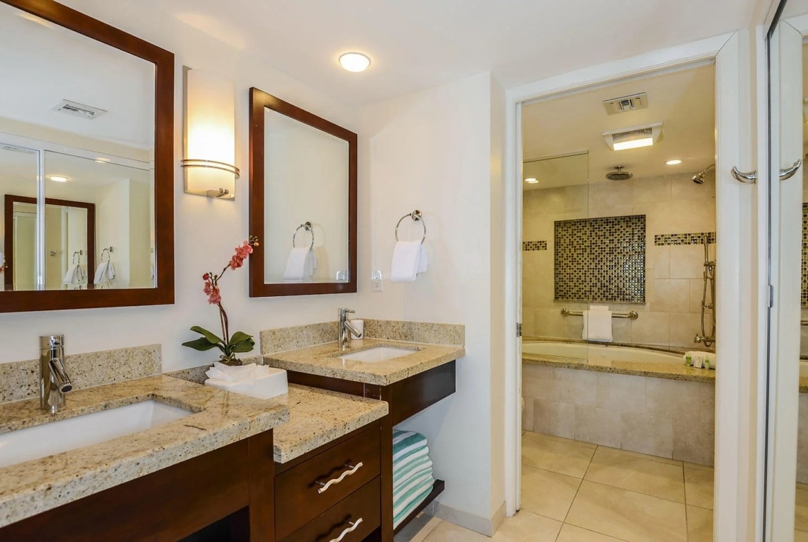 the galleon resort bathroom
