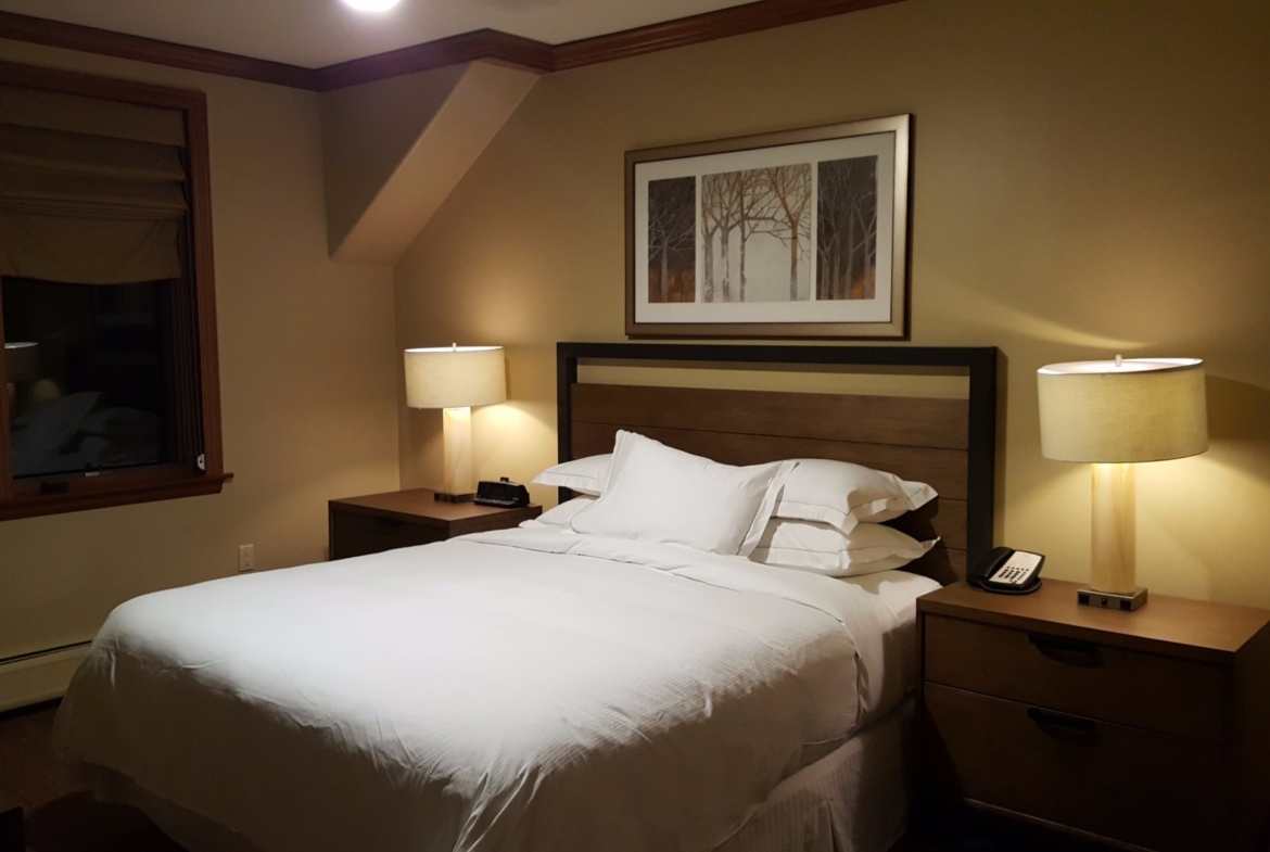 Hilton Grand Vacation Club Locations: Valdoro Mountain Lodge, A HGVC Resort Bedroom