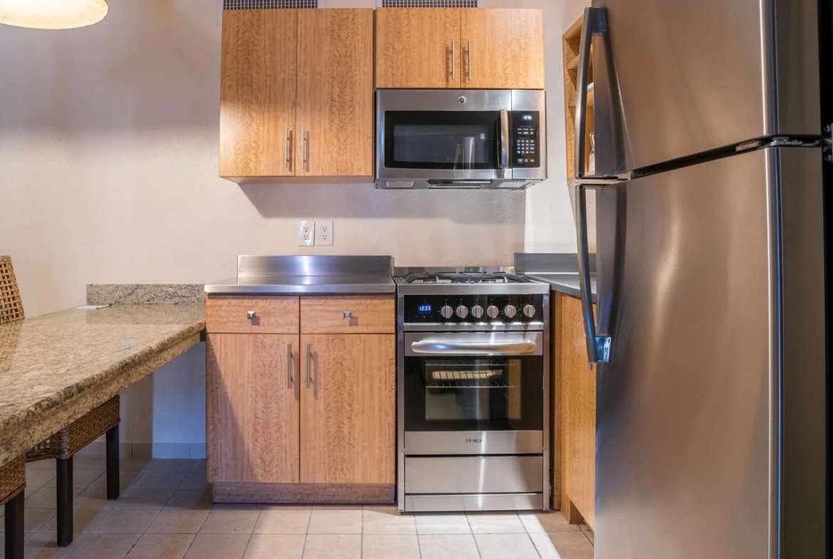 Casa Del Mar Beach Resort Different View of Kitchen