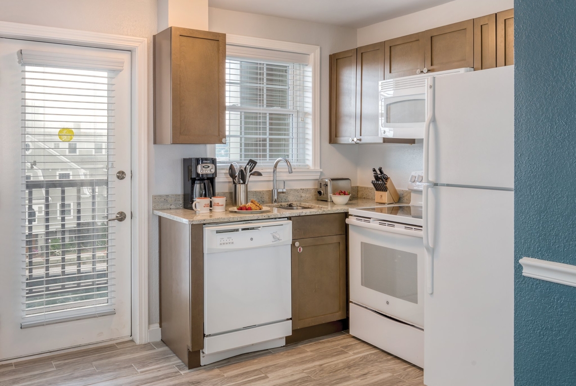 Wyndham Newport Onshore kitchen