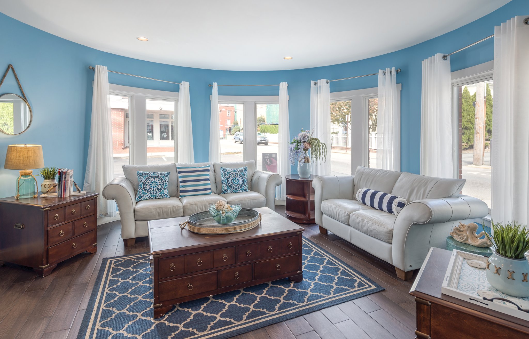 Wyndham Newport Onshore living room