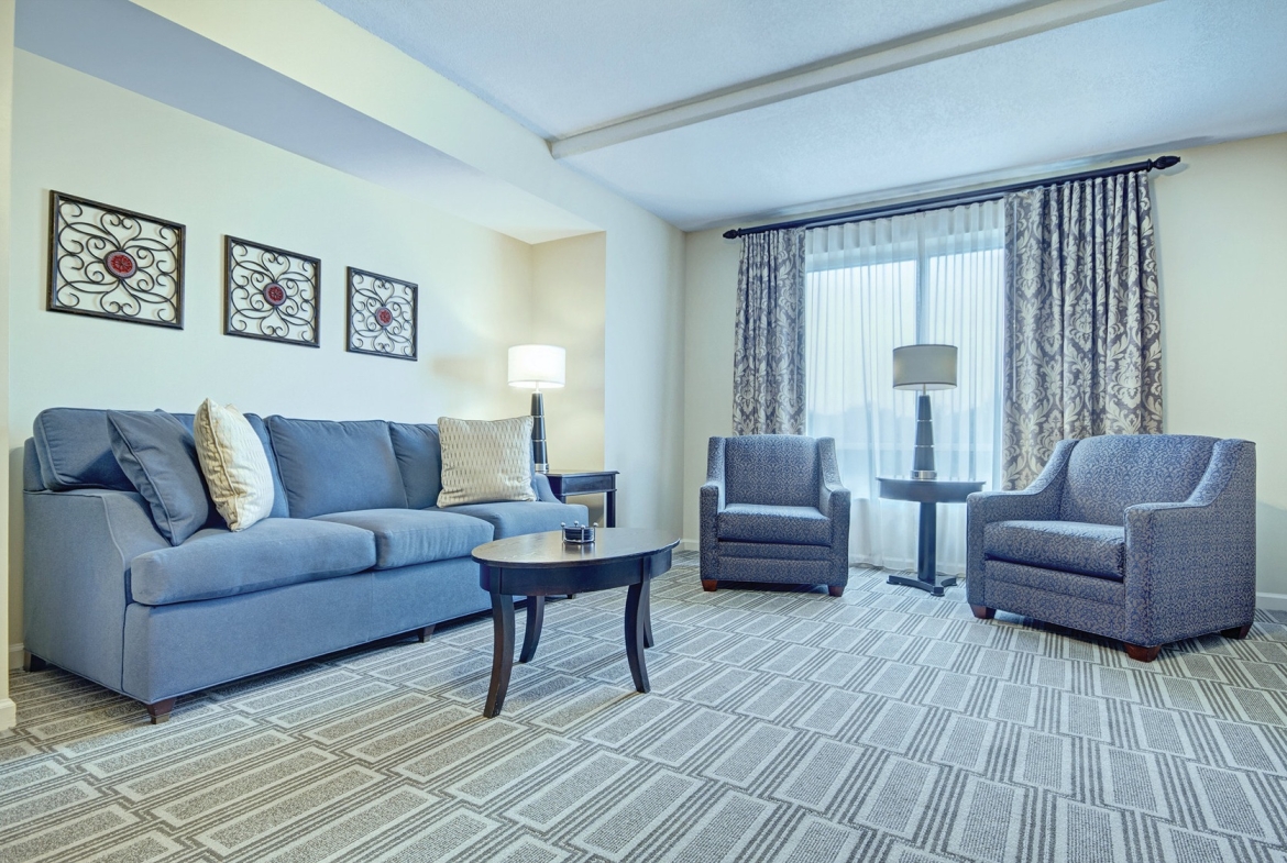 Wyndham Old Town Alexandria living room