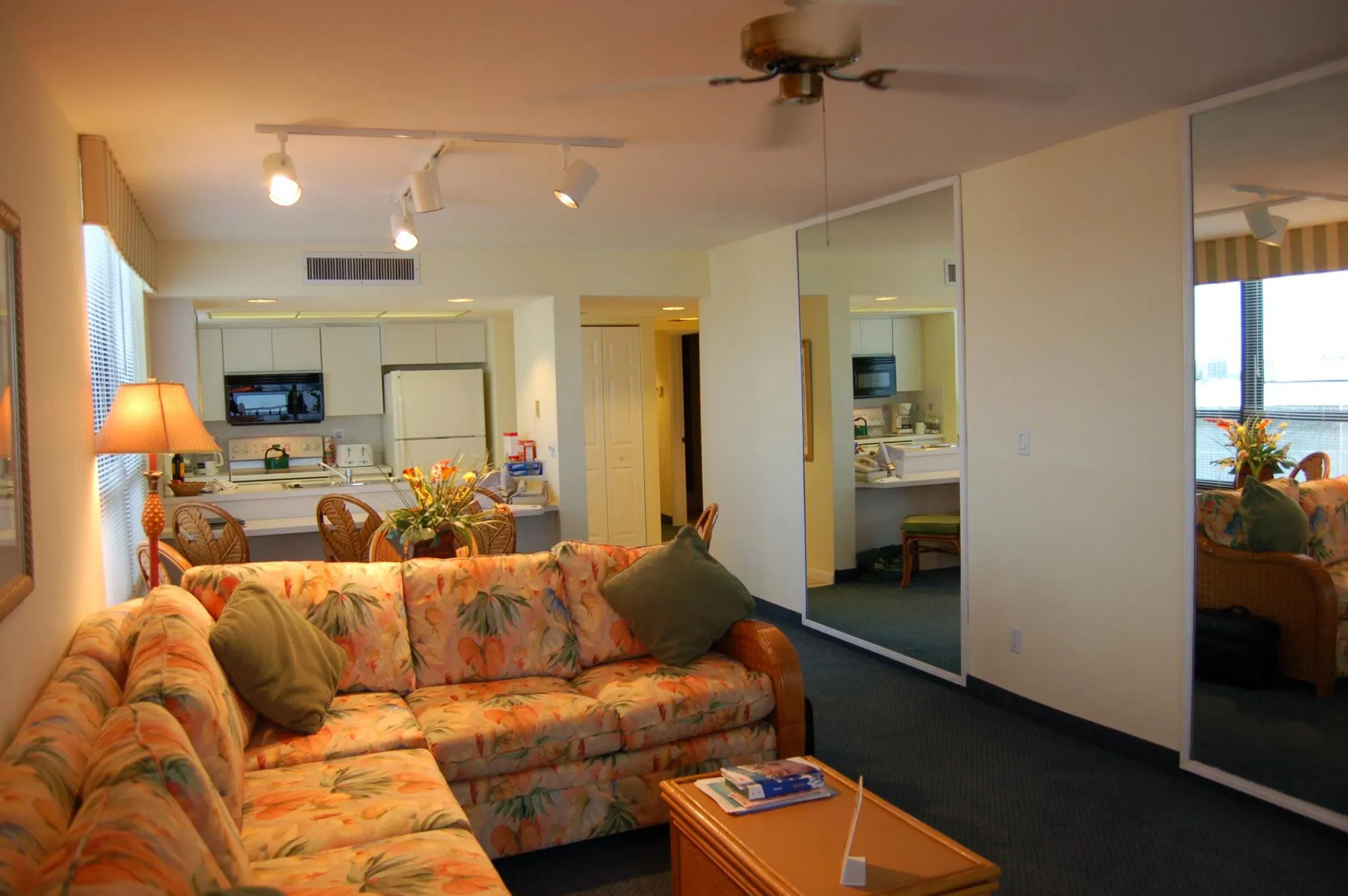 Seawatch On-The-Beach Living Area Seawatch On-The-Beach Living Area