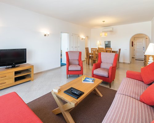 Alto Golf And Country Club living 2