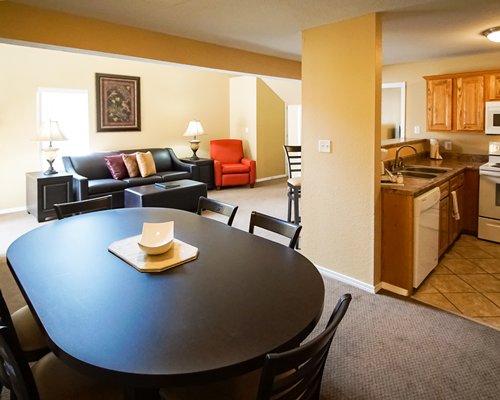 Surrey Vacation Resort Dining Area