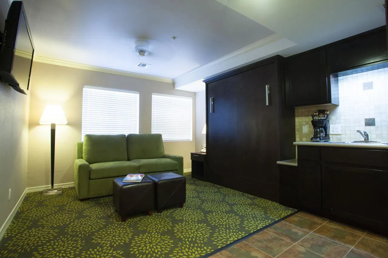London Bridge Resort living room London Bridge Resort living room