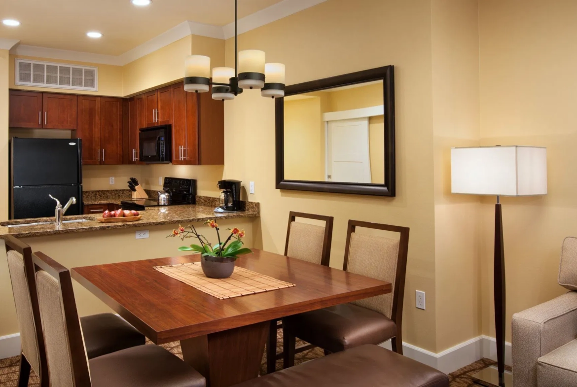 The Westin Riverfront Mountain Villa Resorts Dining Area