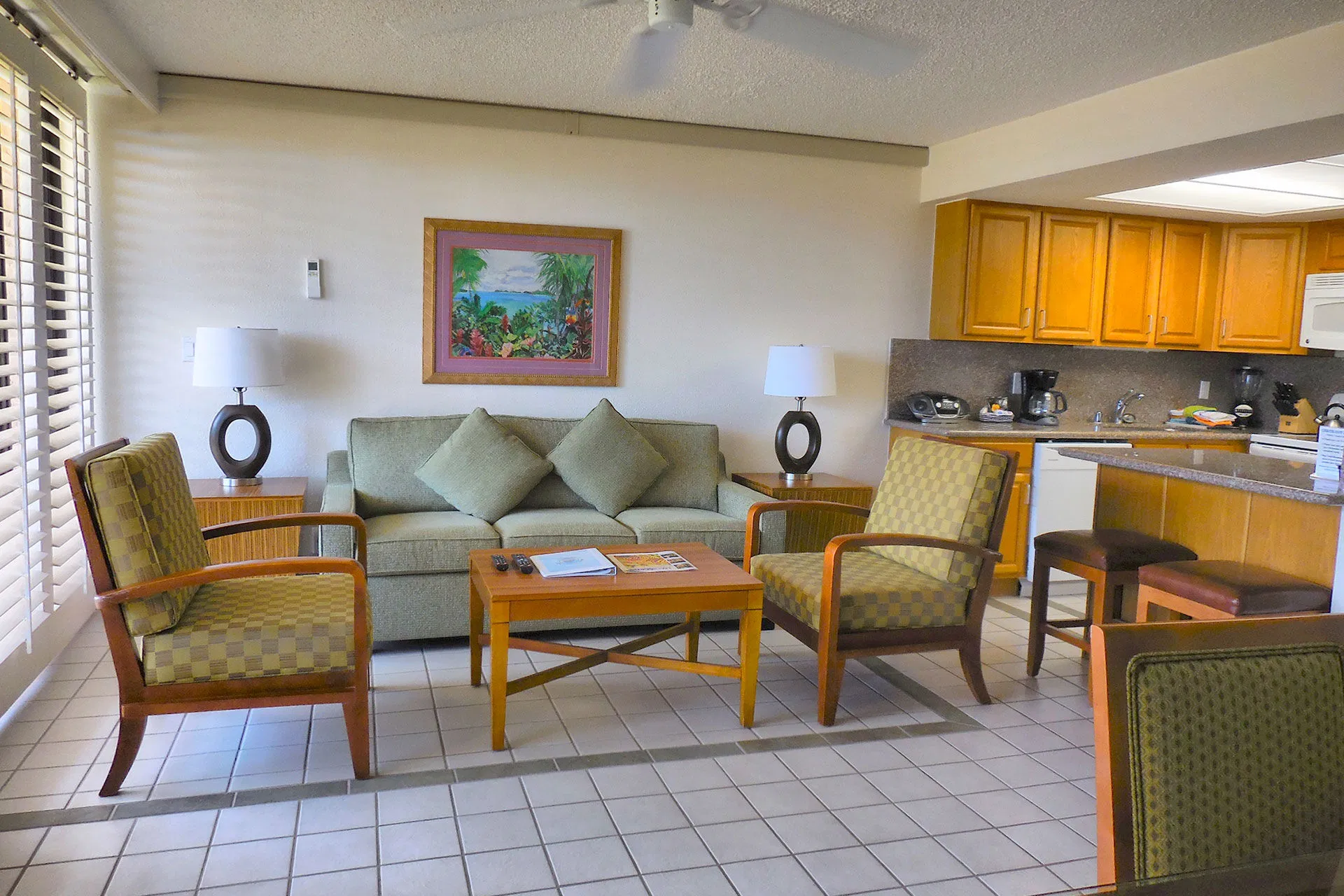 Maui Schooner living Maui Schooner living