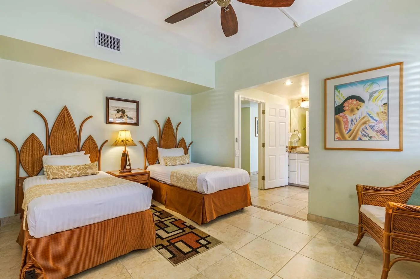 Bedroom: Club Wyndham Royal Sea Cliff Bedroom