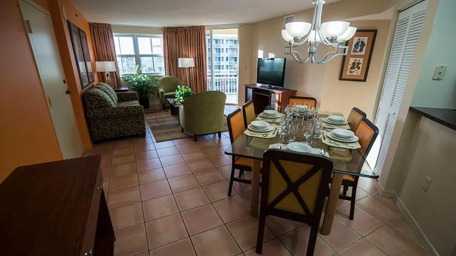 Vacation Village At Bonaventure Dining Area