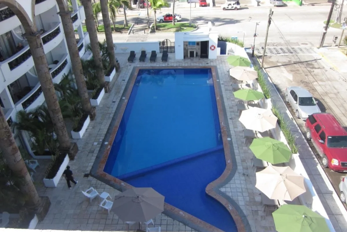 outdoor swimming pool