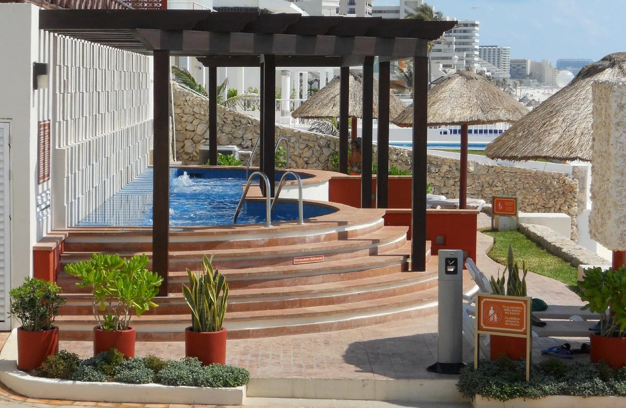 Royal Solaris Cancun Hot Tub Royal Solaris Cancun Hot Tub
