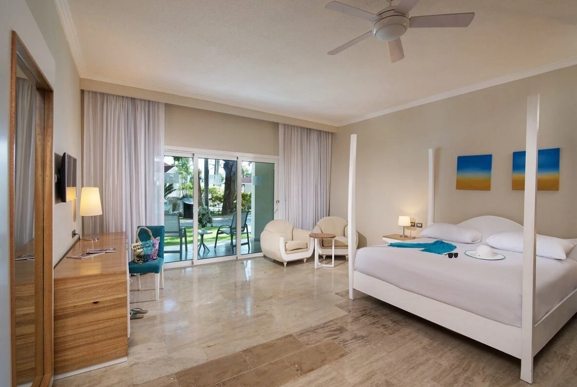 Cofresi Palm Beach & Spa Resort bedroom