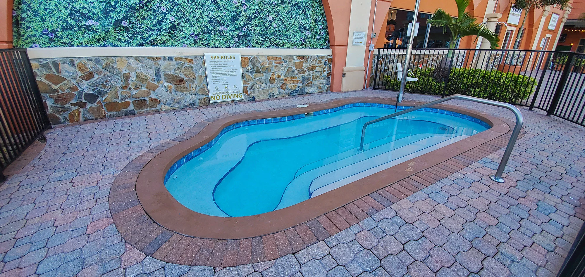 Westgate Palace Hot Tub Westgate Palace Hot Tub