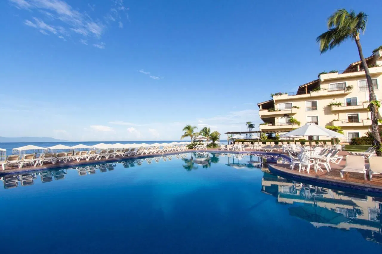 Velas Vallarta Suite Resort & Convention Center Pool 2