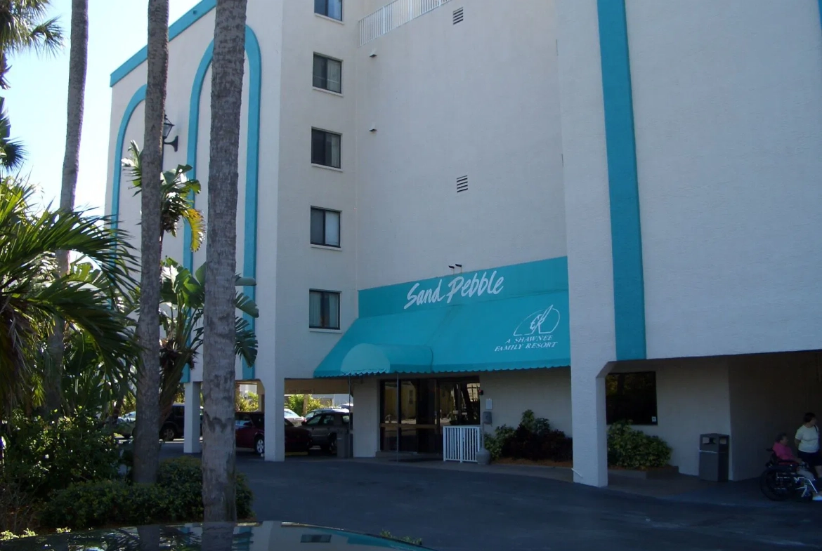 Sand Pebble Resort (Treasure Island) Exerior