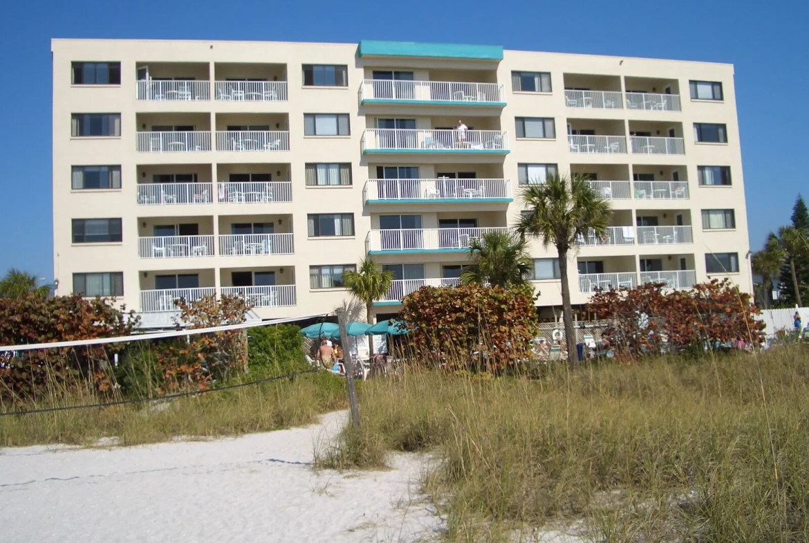 Sand Pebble Resort (Treasure Island)