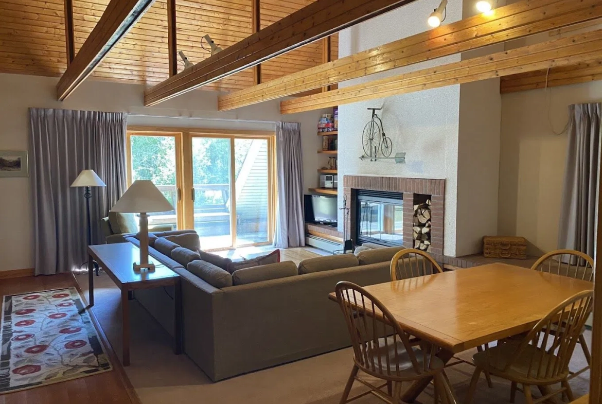 Eagles At Sugarbush living room