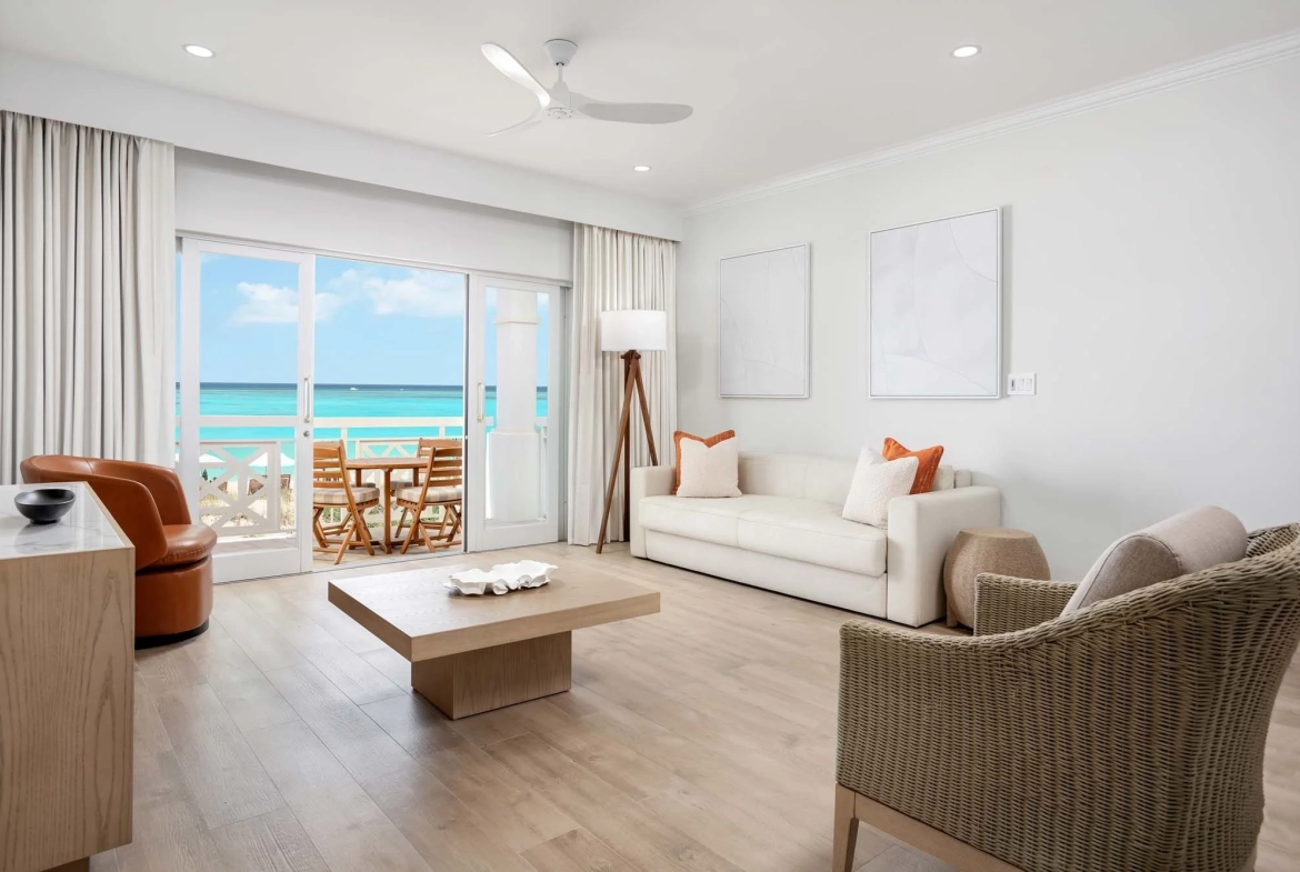 Alexandra Resort And Spa living2
