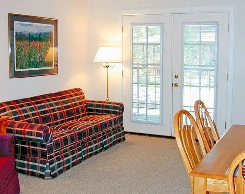 Alpenrose Condominiums living