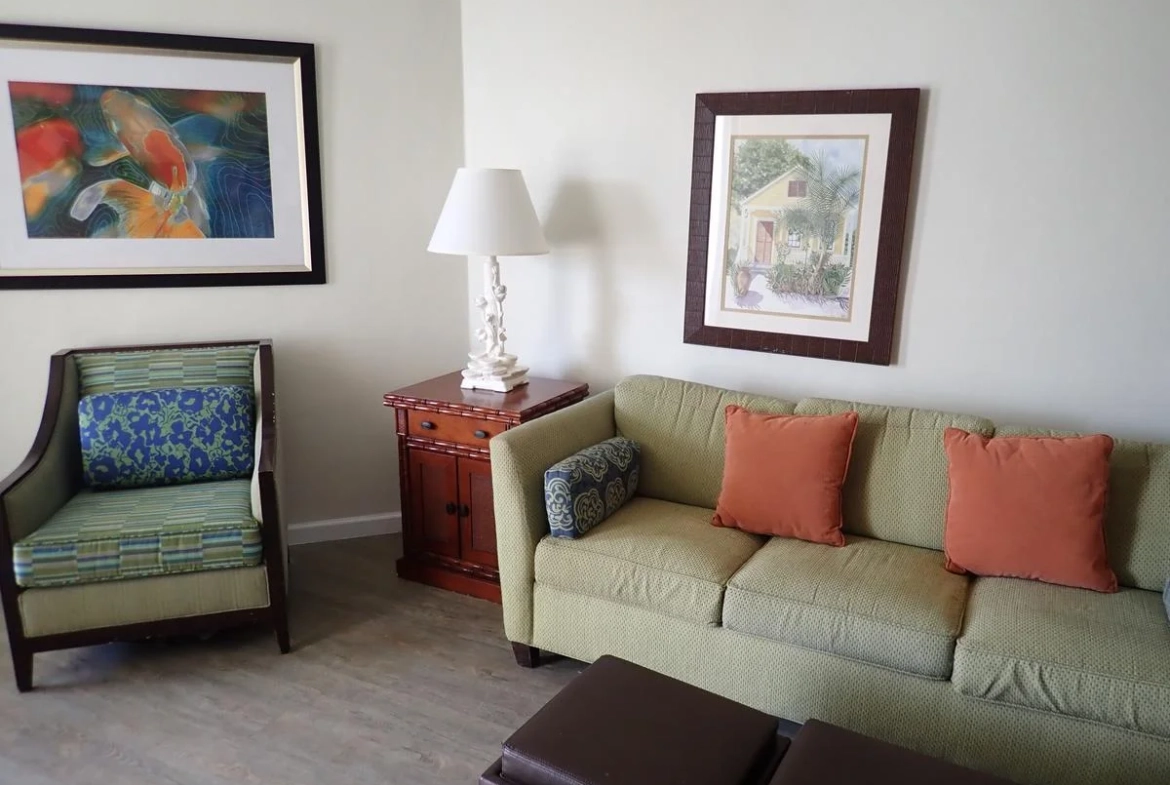 Caloosa Cove Resort living